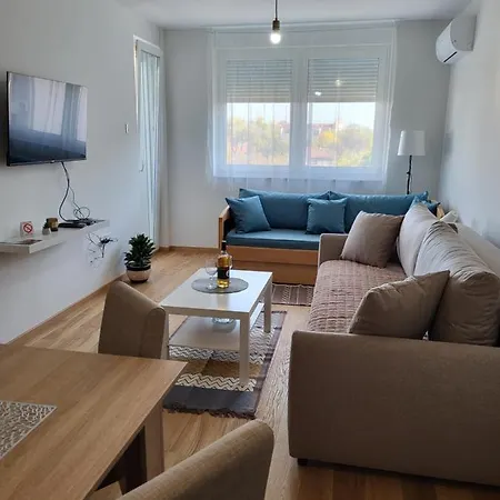 Konstantin Lux 2 Apartment Subotica